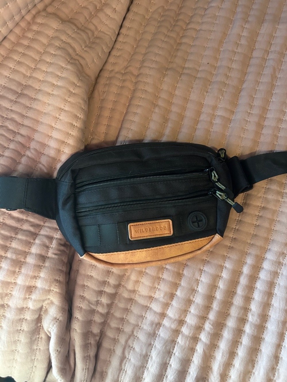Black and Tan Wilderdog Waist Pack - Compact Travel Fanny Pack